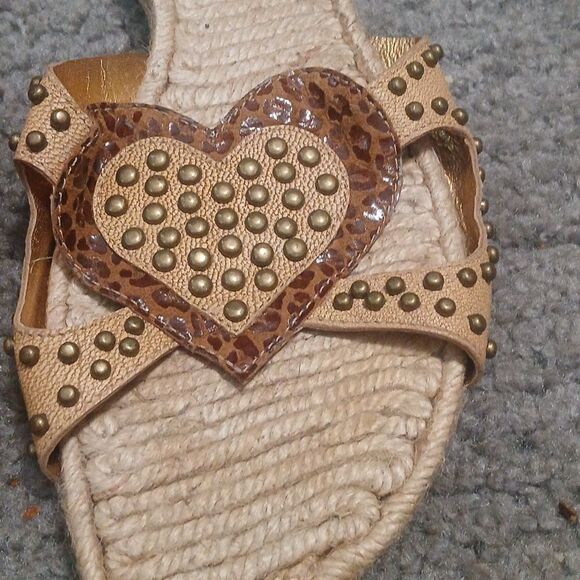 Bridget Shuster tan cheetah heart slides sandals Sz 8 EUC - Picture 3 of 11